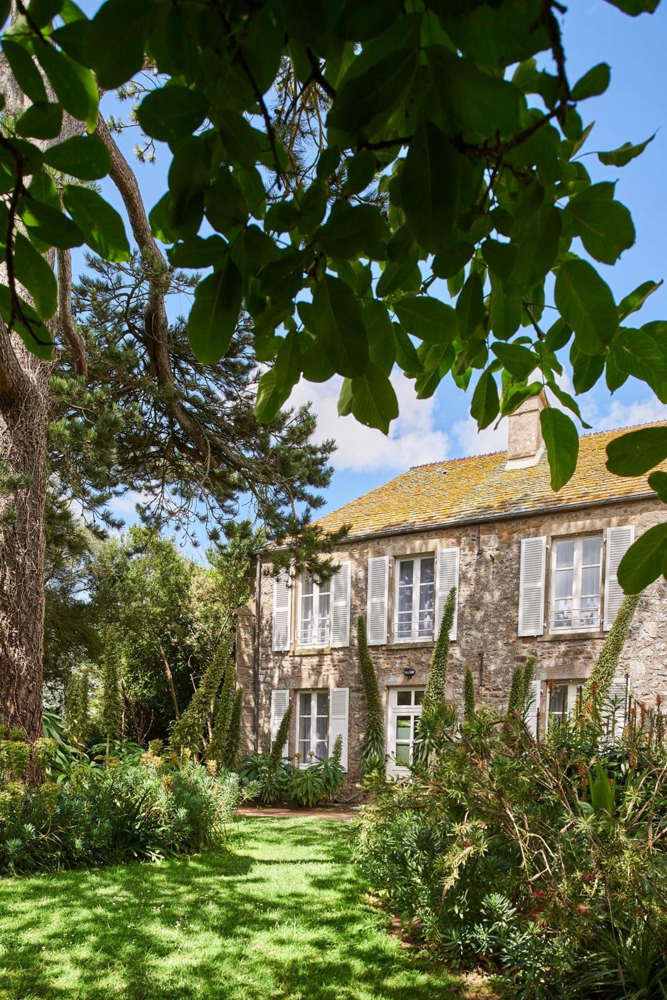 Les Maisons De Tatihou, The Originals Relais Hotel Saint-Vaast-la-Hougue Exterior photo